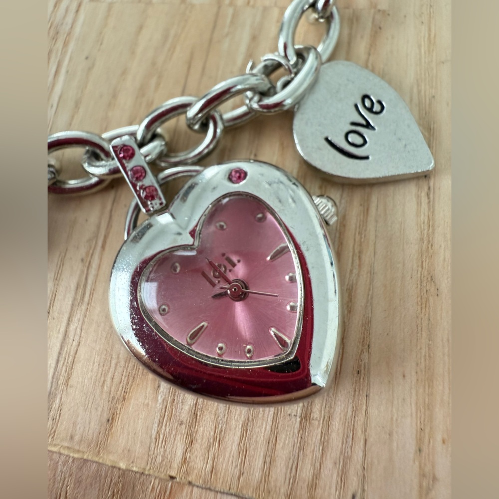 Lei ladies silver tone pink heart charm bracelet watch NEW BATTERY - Picture 2 of 6